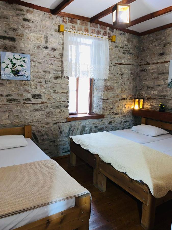 Guest House And Hostel Val-Mar Gjirokastra Kültér fotó