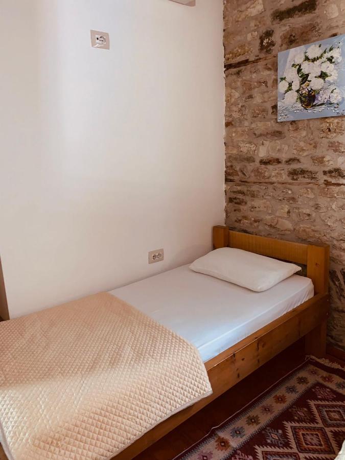 Guest House And Hostel Val-Mar Gjirokastra Kültér fotó